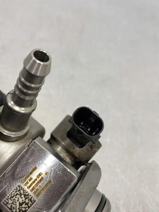 Pompe à injection Skoda Yeti 2014 OEM 04E127026E image 5