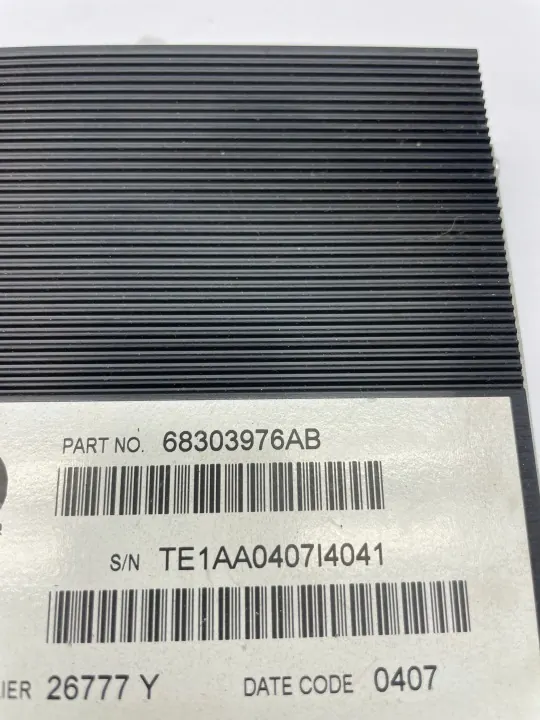 Dodge Versterker OEM 68303976AB voor Challenger 3.6L image 4