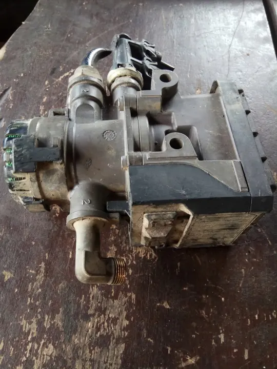 Scania Radbremsventil-Modulator OEM 1879275 image 3