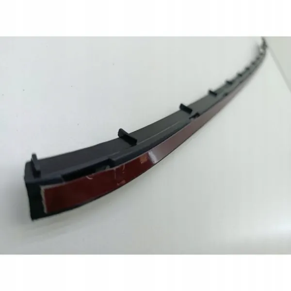 Ford Focus MK3 vasen tuulilasin tiiviste OEM BM51-A03179 image 4