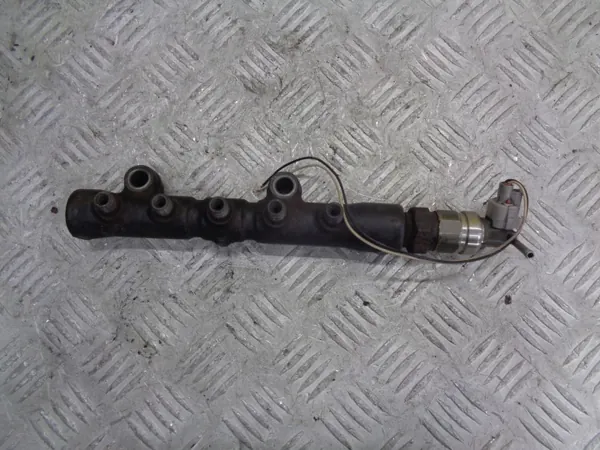 LISTWA WTRYSKOWA TOYOTA AVENSIS II T25 2.0 D4D image 3