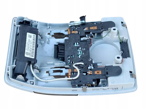 Audi A4 B7 Etu Sisävalo OEM 8E0947135D image 6