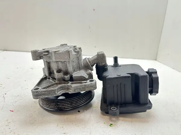 Servostyrningspump Mercedes-Benz C W203 2006 A0024669801 image 4