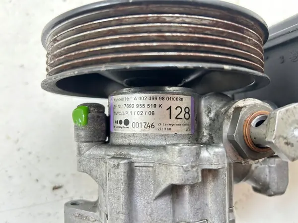Servostyrningspump Mercedes-Benz C W203 2006 A0024669801 image 6