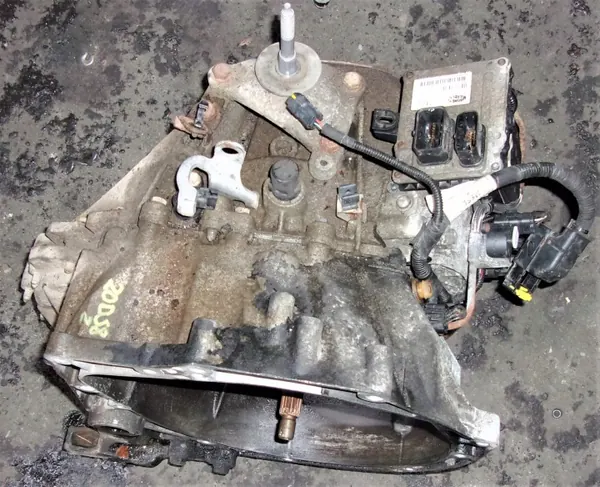 Peugeot 1.6 HDI Semi-Auto Gearbox OEM 20DS82 image 2