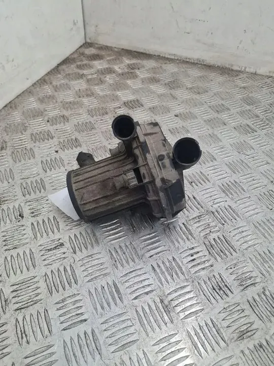 Pompe à essence VW SHARAN 1.8L 06A959253B image 1