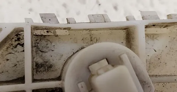 Deslizamento do para-choque dianteiro direito Infiniti FX35 FX37 QX70 OE image 4