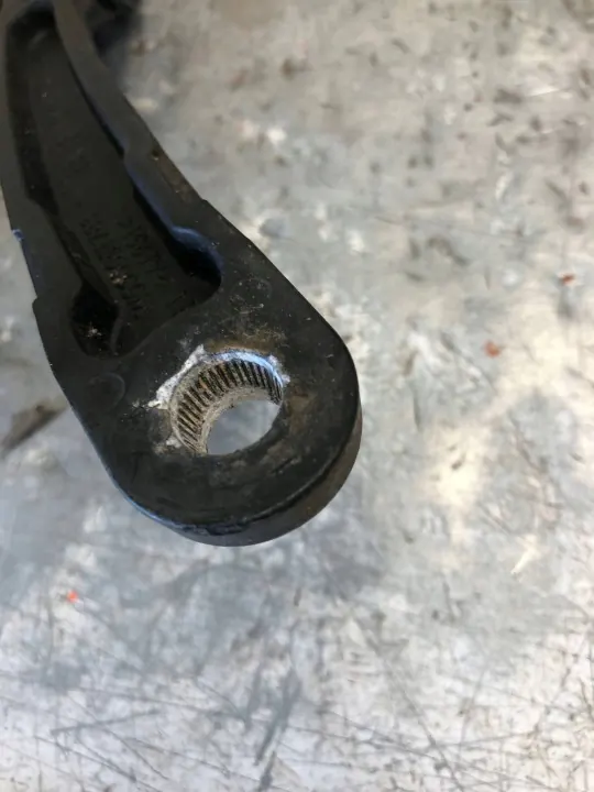 Bras d'essuie-glace Mercedes W205 OEM A2058203700 image 4