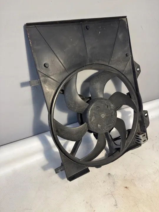 Ventilador radiador Peugeot 208 OEM 9801666680 (2012-2016) image 3