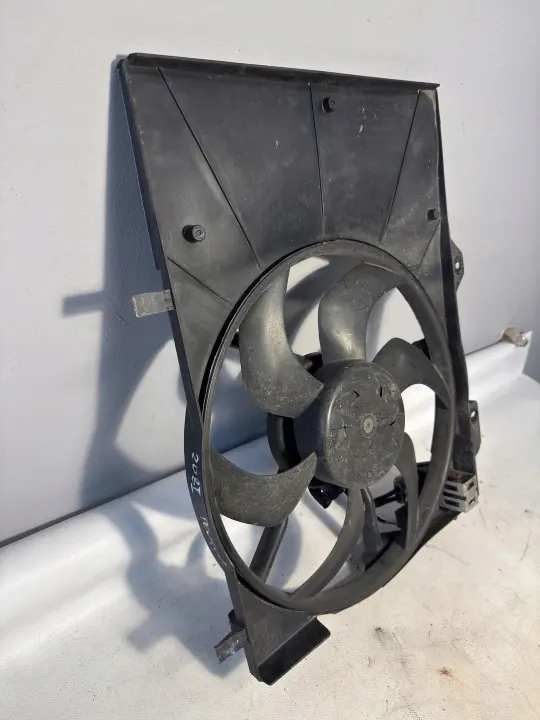 Ventilador radiador Peugeot 208 OEM 9801666680 (2012-2016) image 4