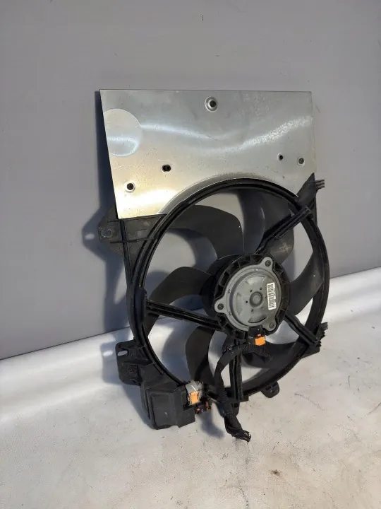 Ventilador radiador Peugeot 208 OEM 9801666680 (2012-2016) image 7