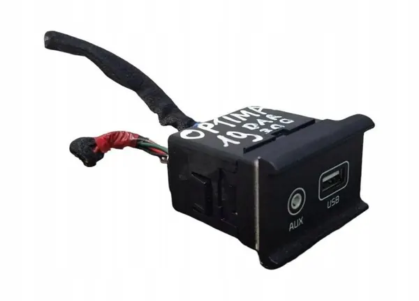 Kia Optima Sportswagon Aux/USB-liitin OEM 96120D4500 image 4