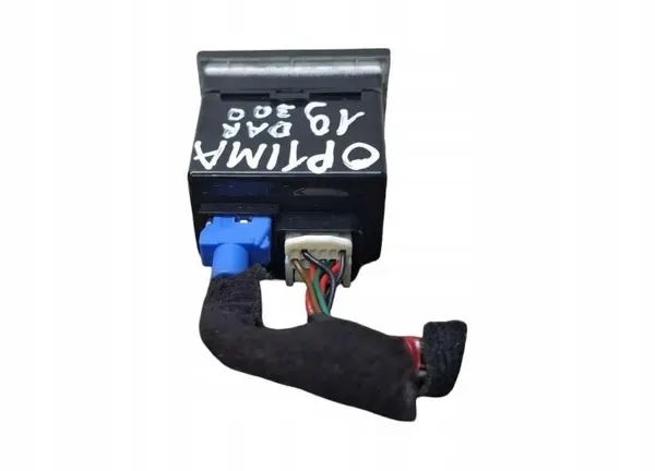 Kia Optima Sportswagon Aux/USB-liitin OEM 96120D4500 image 6