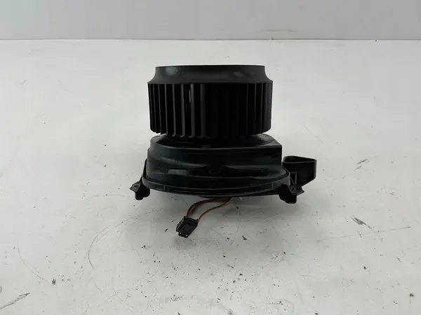Fläktmotor Mercedes-Benz A W176 2016 A2469062501 image 3