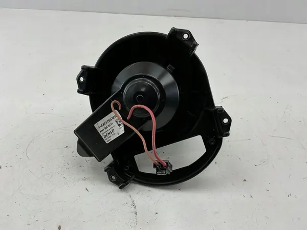 Fläktmotor Mercedes-Benz A W176 2016 A2469062501 image 5