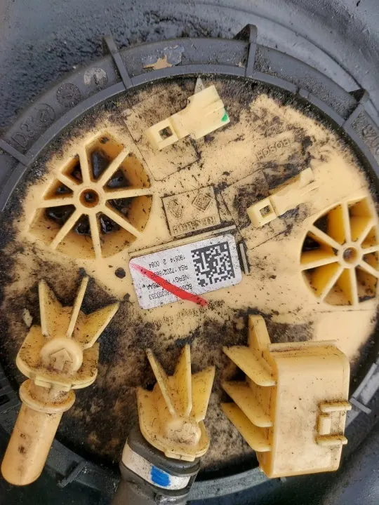 Bomba de combustible Renault Megane IV OEM 8201530486 image 4