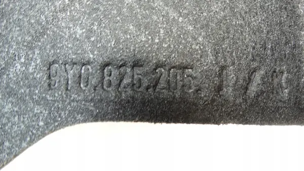 OEM 9Y0825205J Porsche Cayenne III Alustasuojus Vasen image 5