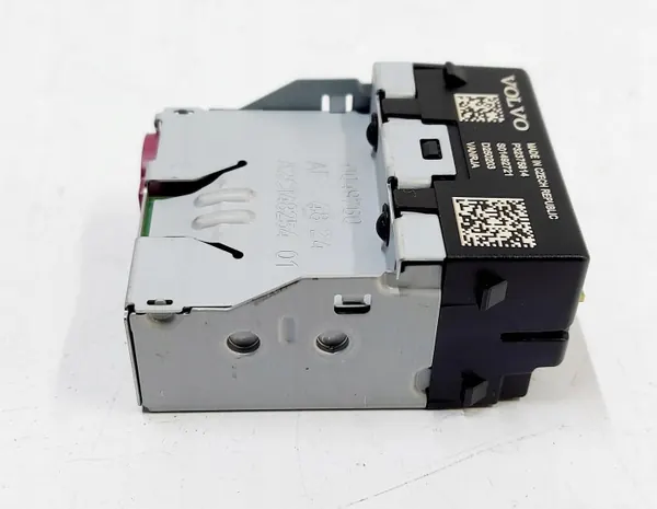 Volvo XC40 USB-Ladebuchse OEM 32375814 image 4