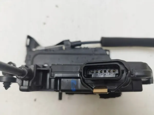 2018 Smart ForFour II W453 Bakdörrlås A4537307700 image 4