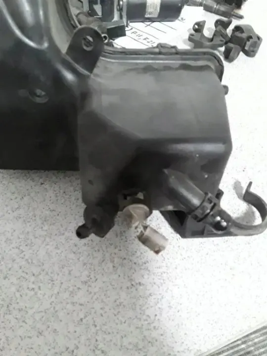 Réservoir d'expansion BMW Série 7 E65/E66/E67 OEM 1713785013 image 3