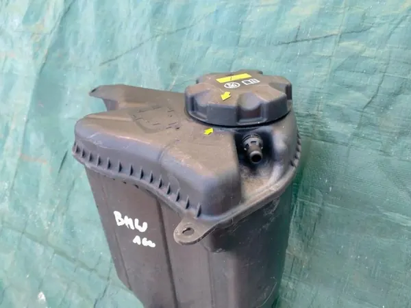 BMW 535D F10 2012 Uitzettank OEM 108086-11 image 5