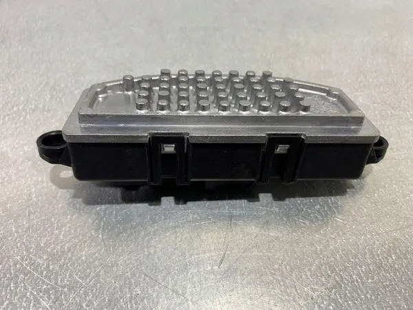 Jaguar F-Pace Puhallinvastus OEM FBZ19198 image 2
