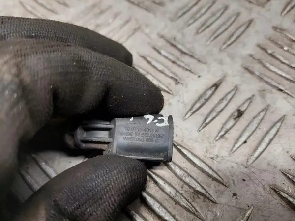 Sensor ABS WHT003856C Direito Traseiro para Audi A3 8Y image 3