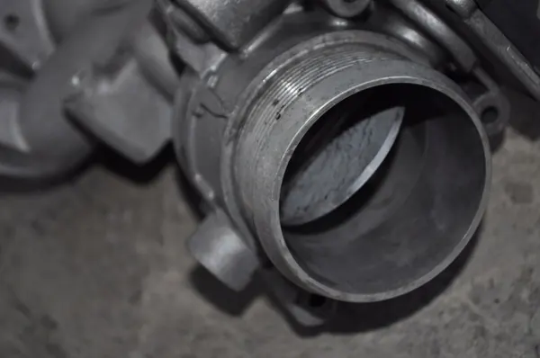 Corpo de aceleração Audi A4 B7 A6 C6 2.7 TDI 059145950R image 7