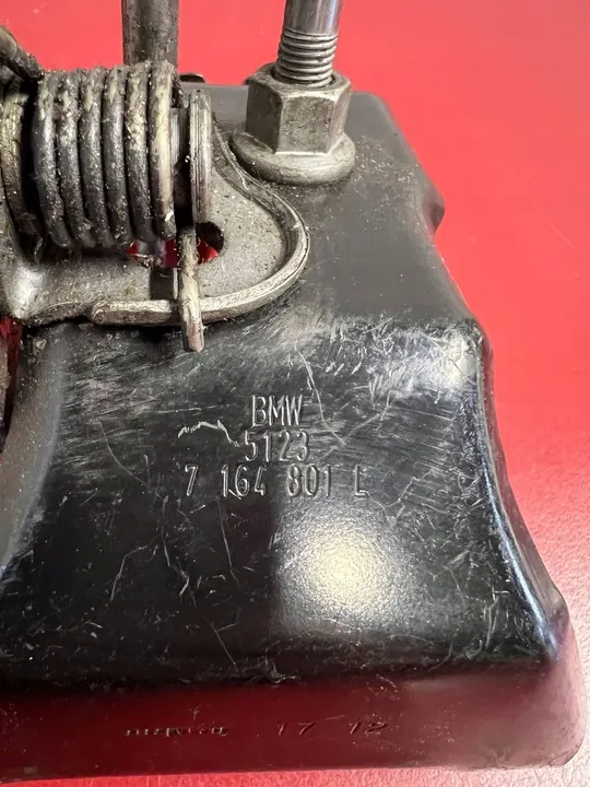 BMW OE 7164801 huvlås image 2