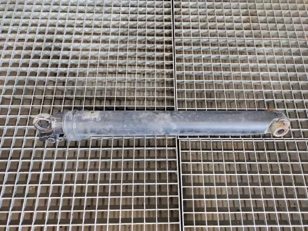 Cilindro de basculamento cabina OEM AOP987417 Volvo FH13 image 3