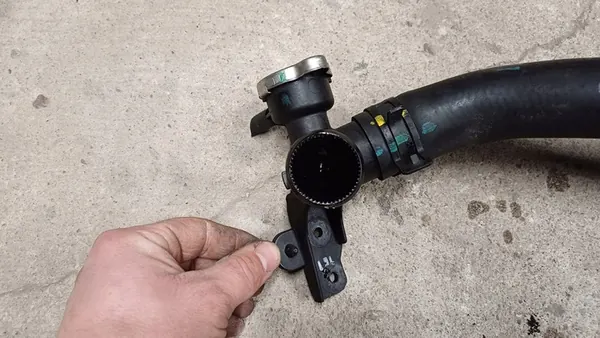 KIA CEED II 12- 1.4 B Vesiputki 25411-1P100 image 3