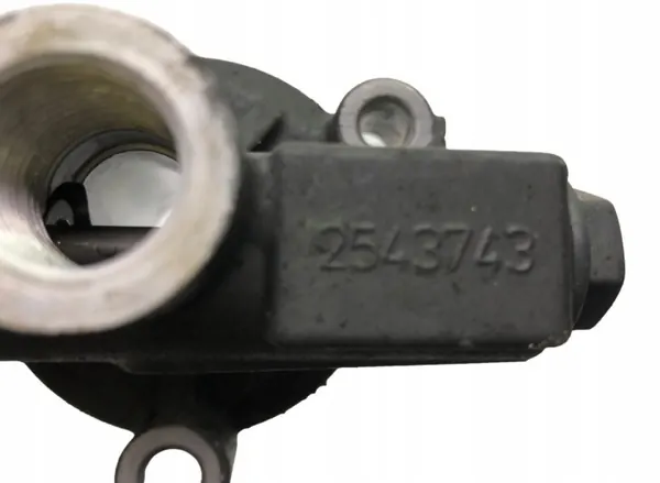 Scania Oliefilterbeugel OEM 2543743 - Gebruikt image 5