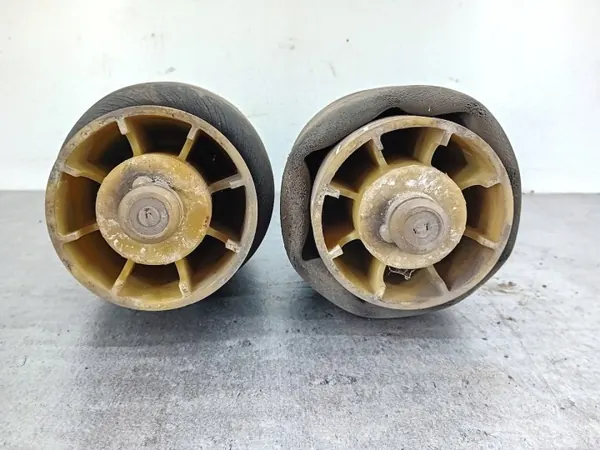 Coussin suspension arrière OEM 6750356 6750355 BMW X5 E53 image 4