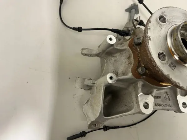 Bakhjulsnav vänster OEM 6876651 BMW X7 G07 image 3