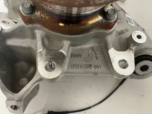Bakhjulsnav vänster OEM 6876651 BMW X7 G07 image 5