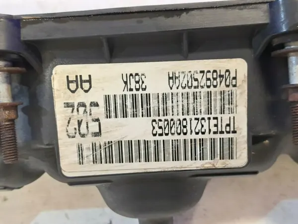 Jeep Wrangler JK venttiilikansi OEM 04648980AB 3.8L image 4