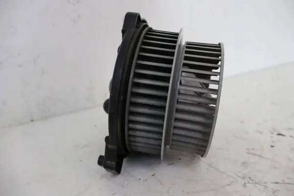 Puhallin Toyota OE OEM dmuchawa - Käytetty image 4