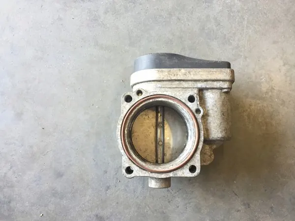 BMW Drosselklappe 7502444 image 2