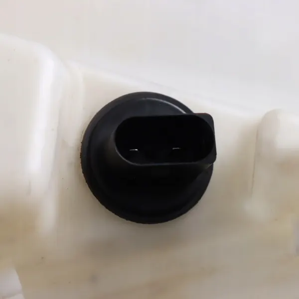 Réservoir de lave-glace Audi A6 C8 OEM 4K0955451F image 10