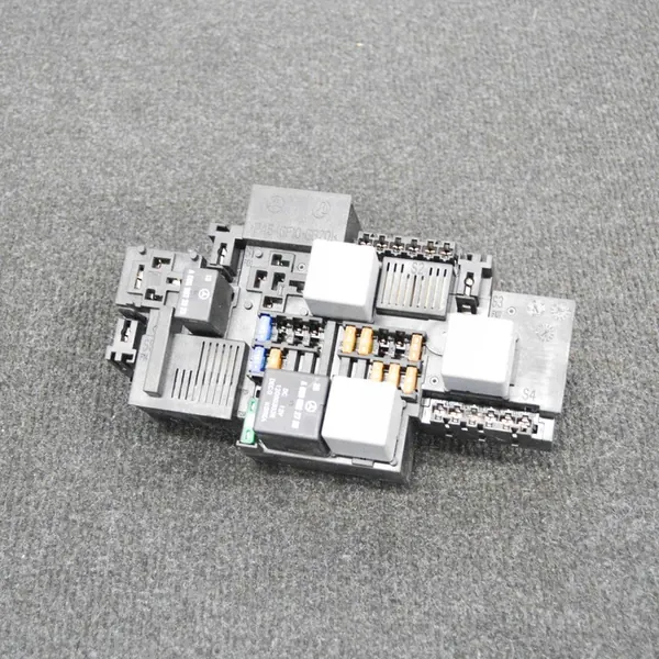 Caja de Fusibles Mercedes-Benz GLC (C253) A0009822923 image 4
