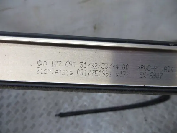Mercedes W177 Dachreling & Linke Frontleiste OEM 1776903100 image 6