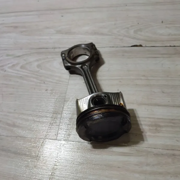 Pistón con biela OEM 28846 para Dacia Jogger usado image 2