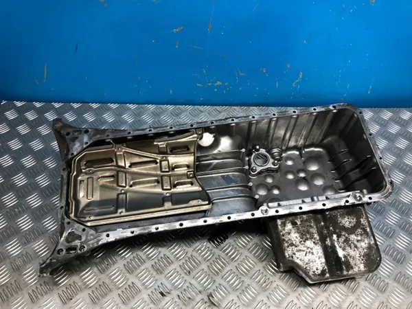 Cárter de aceite Mercedes W220 OEM R6130140102 Usado image 2
