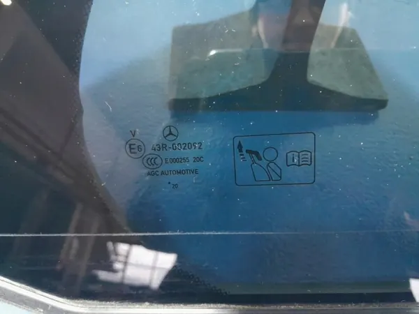 Vidrio puerta trasera derecha Mercedes E W213 OEM A2137300802 image 4