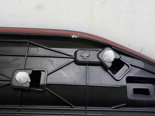 Moldura Puerta Skoda Superb III OEM 3V0853596A Derecha Trasera image 4