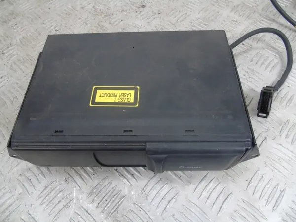 Mudador CD Audi usado OEM FA05735 para A6 image 2
