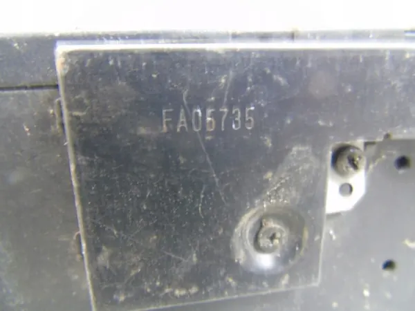 Mudador CD Audi usado OEM FA05735 para A6 image 3