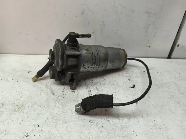 TOYOTA COROLLA E12 Polttoainesuodattimen Kotelo 2.0 D4D image 3