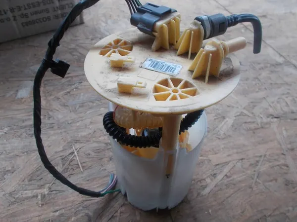 Bomba de combustível Renault OE 172021869R image 2