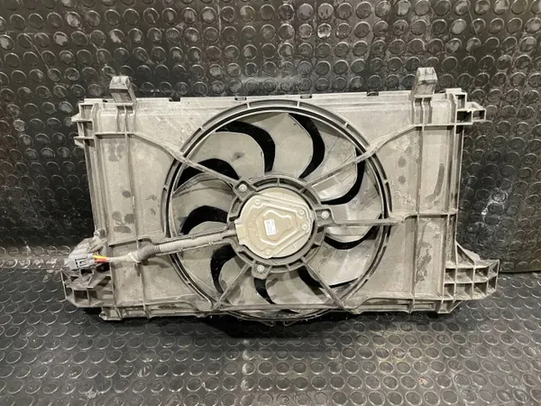 Tesla Kühlerlüfter OEM 1494179-00-B Gebraucht image 6